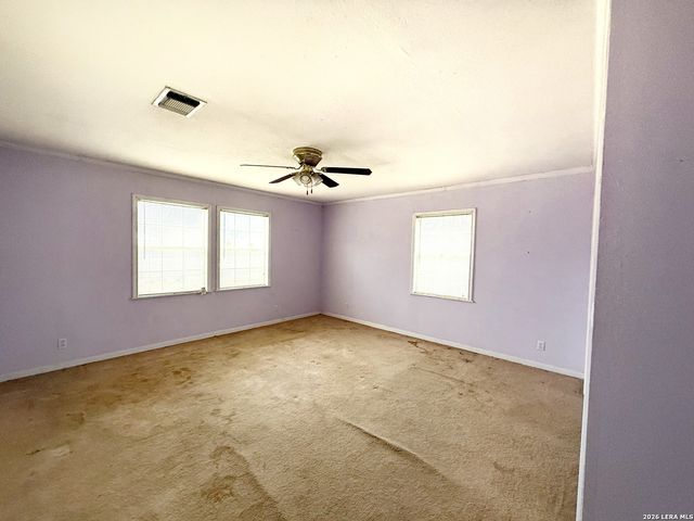 607 N Bowie, Fredericksburg, TX 78624