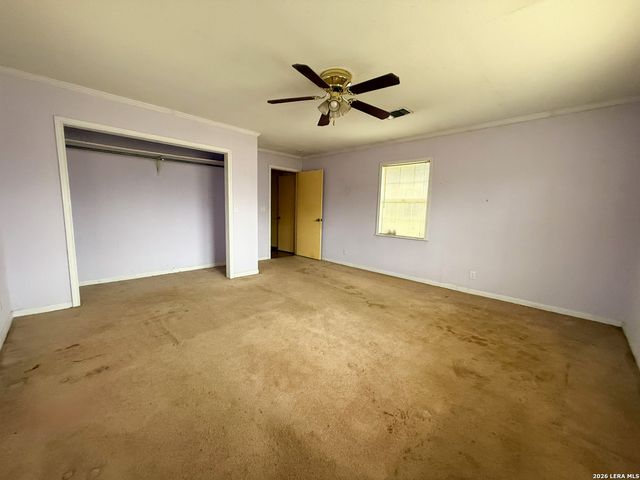 607 N Bowie, Fredericksburg, TX 78624