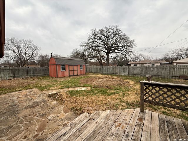 607 N Bowie, Fredericksburg, TX 78624