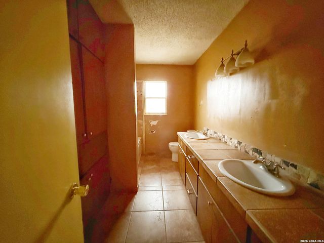 607 N Bowie, Fredericksburg, TX 78624