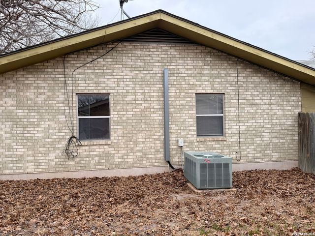 607 N Bowie, Fredericksburg, TX 78624