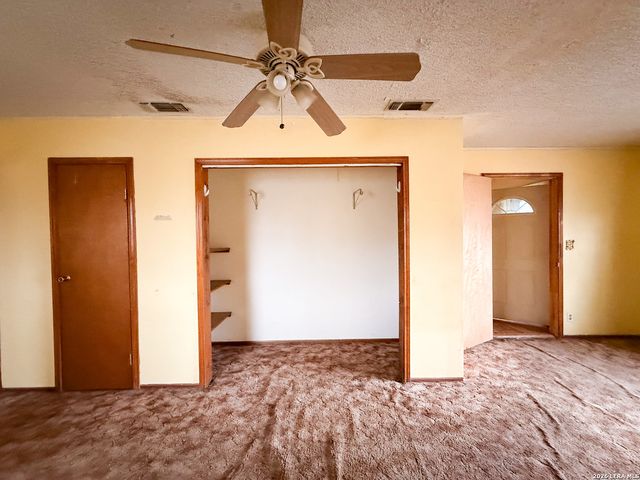 607 N Bowie, Fredericksburg, TX 78624