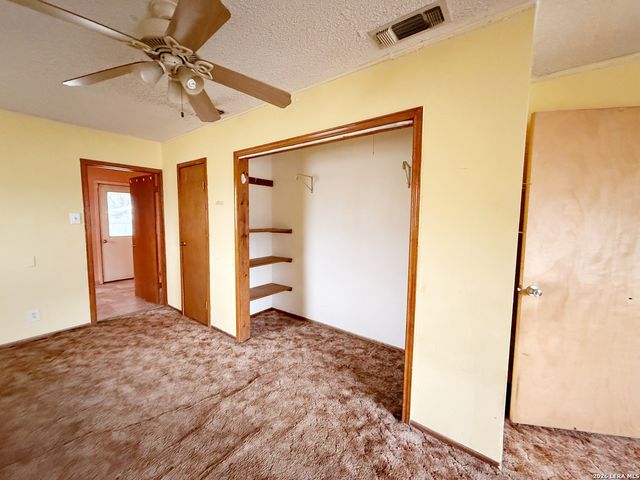 607 N Bowie, Fredericksburg, TX 78624