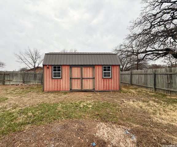607 N Bowie, Fredericksburg, TX 78624