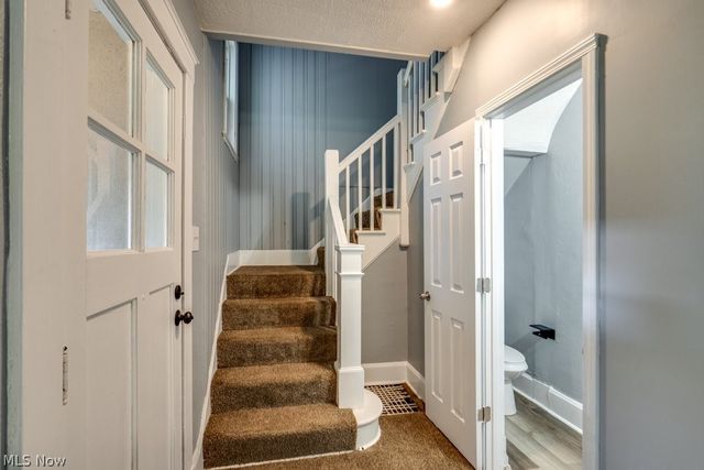1886 Hillside Terrace, Akron, OH 44305