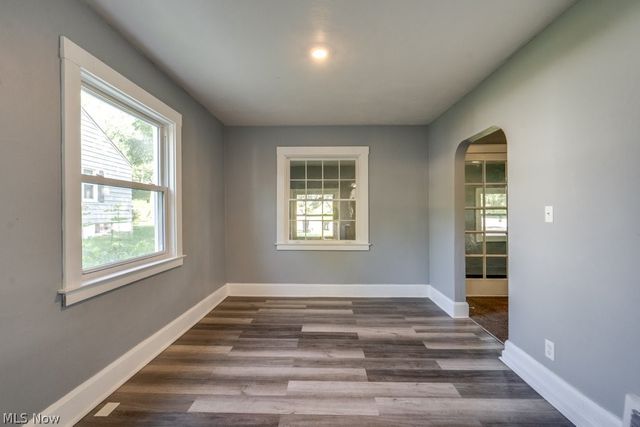 1886 Hillside Terrace, Akron, OH 44305