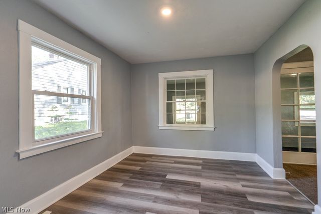 1886 Hillside Terrace, Akron, OH 44305