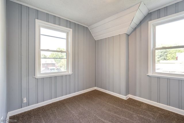 1886 Hillside Terrace, Akron, OH 44305