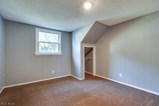 1886 Hillside Terrace, Akron, OH 44305