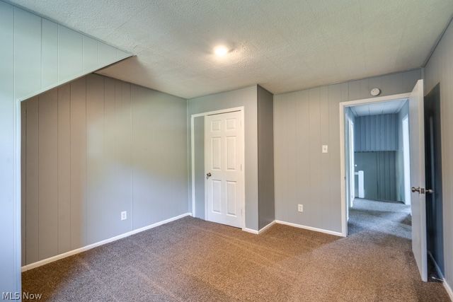 1886 Hillside Terrace, Akron, OH 44305