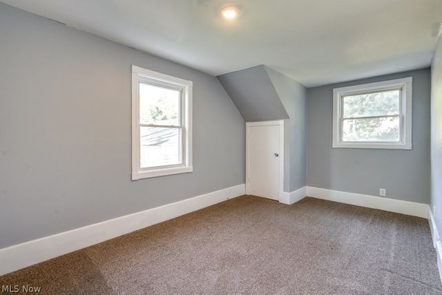 1886 Hillside Terrace, Akron, OH 44305
