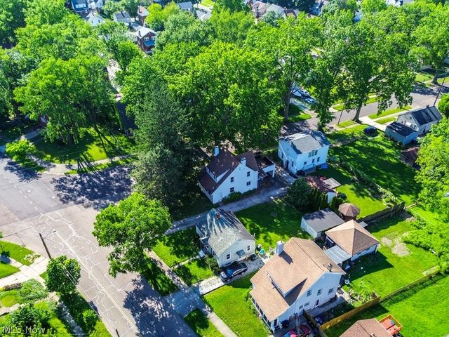1886 Hillside Terrace, Akron, OH 44305