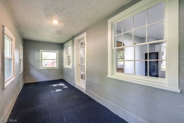 1886 Hillside Terrace, Akron, OH 44305