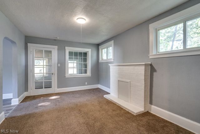 1886 Hillside Terrace, Akron, OH 44305
