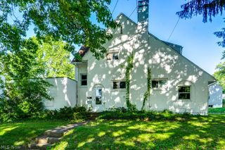 1886 Hillside Terrace, Akron, OH 44305