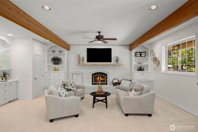 21520 SE 13th Place, Sammamish, WA 98075