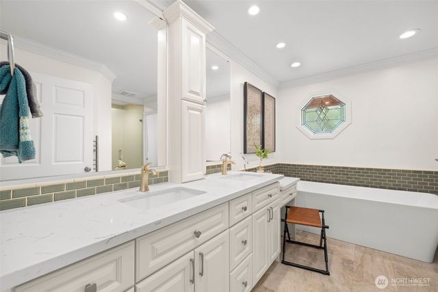 21520 SE 13th Place, Sammamish, WA 98075