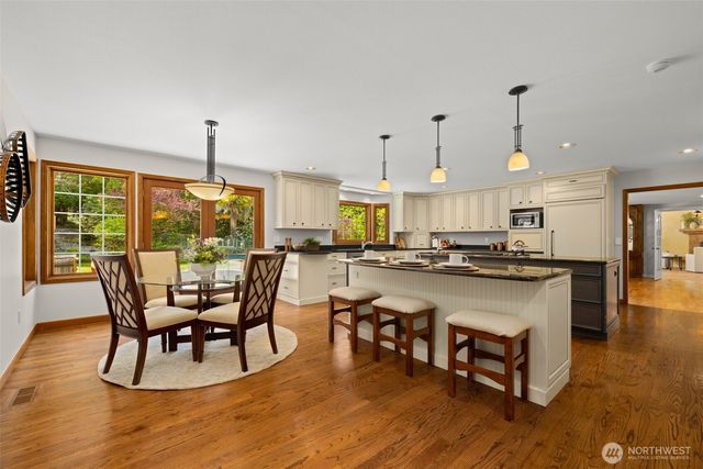 21520 SE 13th Place, Sammamish, WA 98075
