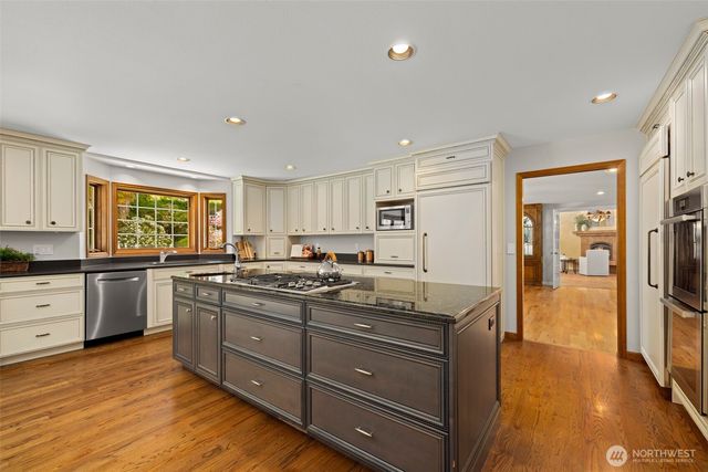 21520 SE 13th Place, Sammamish, WA 98075