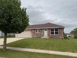 1510 Redtail DRIVE, Hartford, WI 53027