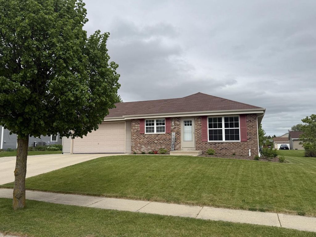 1510 Redtail DRIVE, Hartford, WI 53027