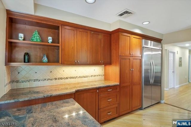 15 Upper High Crest Drive, West Milford, NJ 07480