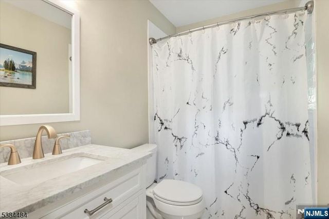 15 Upper High Crest Drive, West Milford, NJ 07480