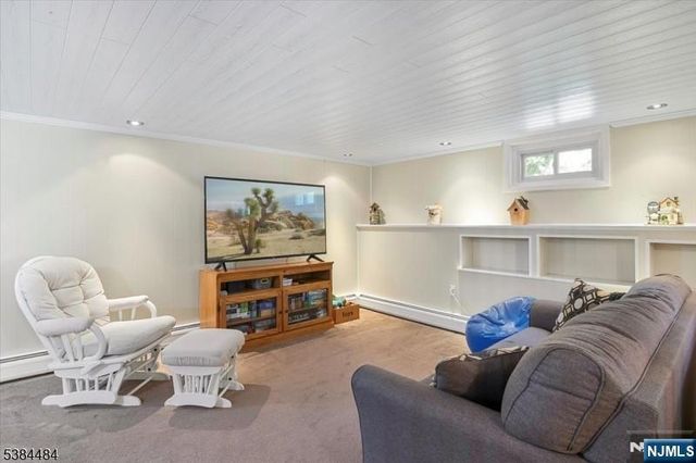 15 Upper High Crest Drive, West Milford, NJ 07480