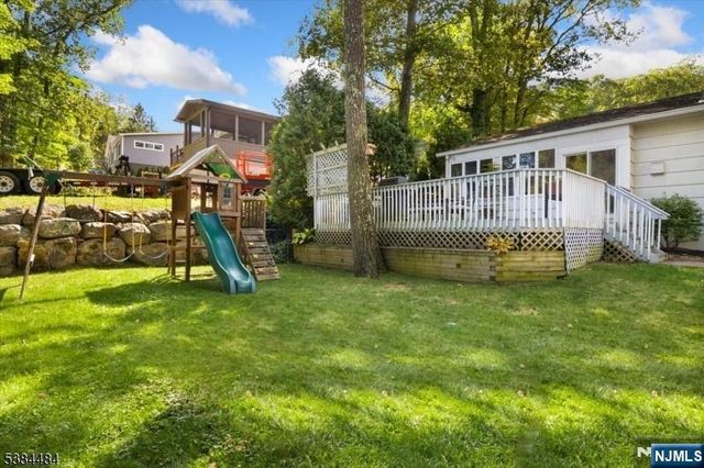 15 Upper High Crest Drive, West Milford, NJ 07480