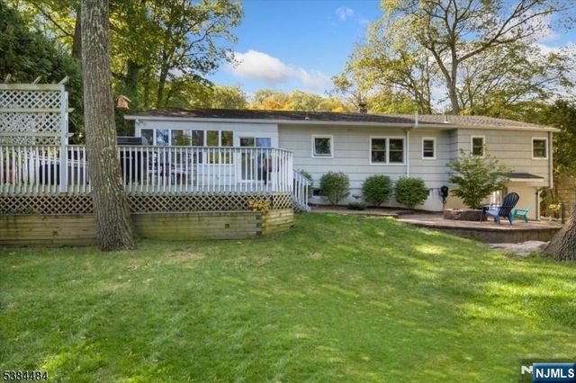 15 Upper High Crest Drive, West Milford, NJ 07480