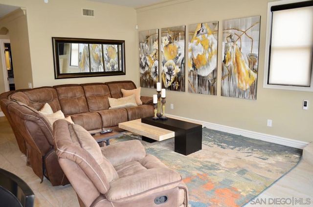 1235 Neptune Ave, Encinitas, CA 92024