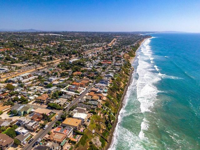 1235 Neptune Ave, Encinitas, CA 92024