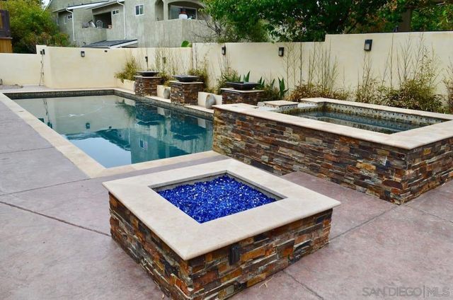 1235 Neptune Ave, Encinitas, CA 92024