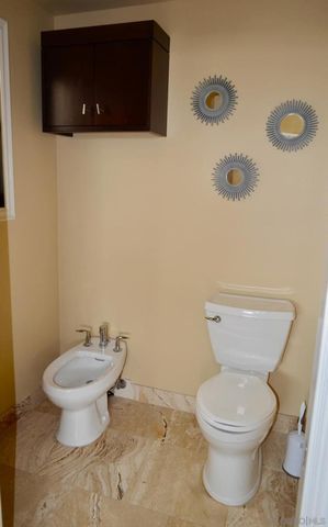 1235 Neptune Ave, Encinitas, CA 92024