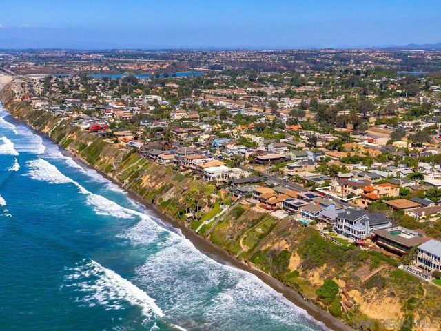 1235 Neptune Ave, Encinitas, CA 92024