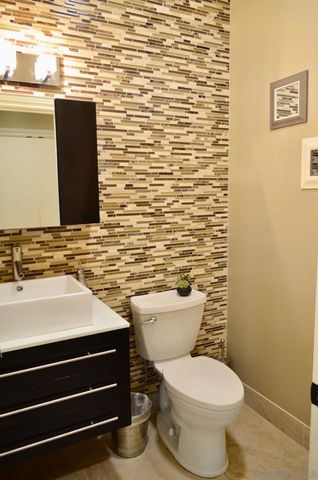 1235 Neptune Ave, Encinitas, CA 92024