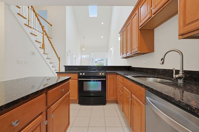 6 Afra Dr 6, Shrewsbury, MA 01545