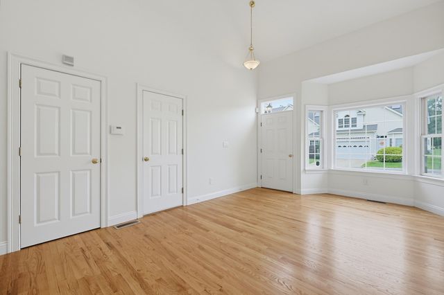 6 Afra Dr 6, Shrewsbury, MA 01545