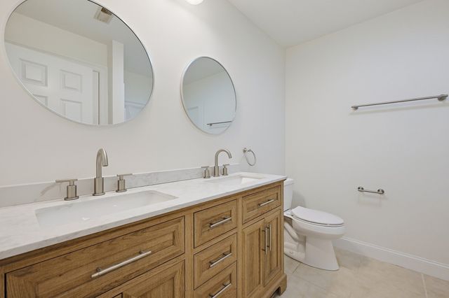 6 Afra Dr 6, Shrewsbury, MA 01545