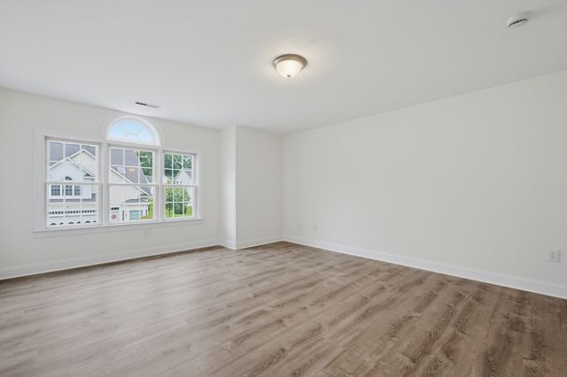 6 Afra Dr 6, Shrewsbury, MA 01545