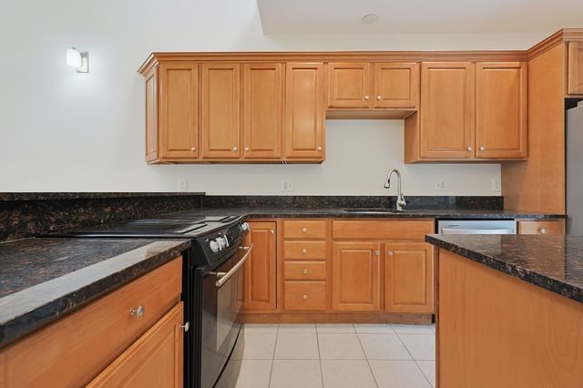 6 Afra Dr 6, Shrewsbury, MA 01545