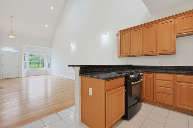 6 Afra Dr 6, Shrewsbury, MA 01545
