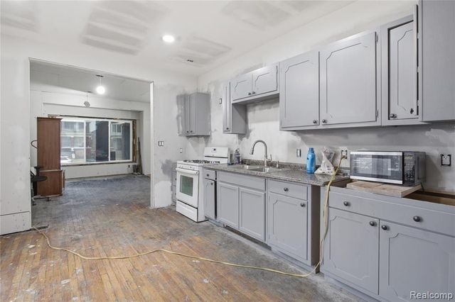 4624 Pacific Street, Detroit, MI 48204