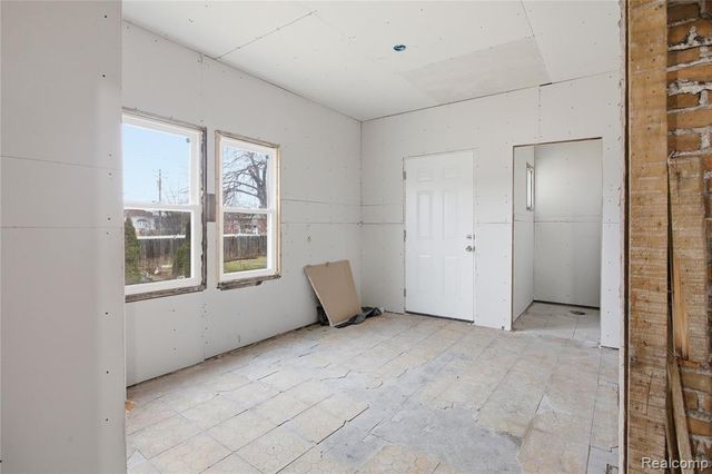 4624 Pacific Street, Detroit, MI 48204