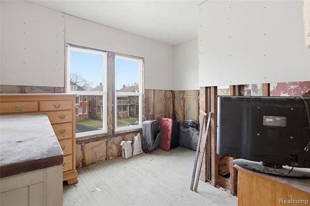 4624 Pacific Street, Detroit, MI 48204