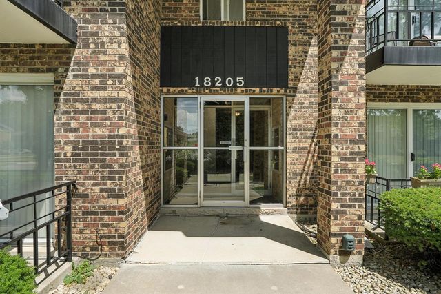 18205 Hart Drive 2B, Homewood, IL 60430