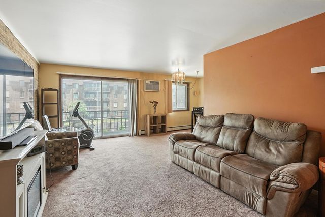 18205 Hart Drive 2B, Homewood, IL 60430