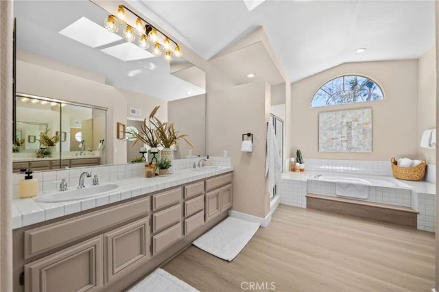32012 Paseo Parallon, Temecula, CA 92592