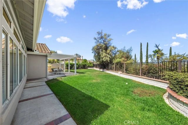 32012 Paseo Parallon, Temecula, CA 92592