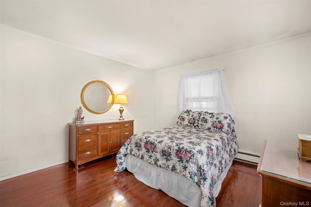 60 Flamingo Road, Levittown, NY 11756